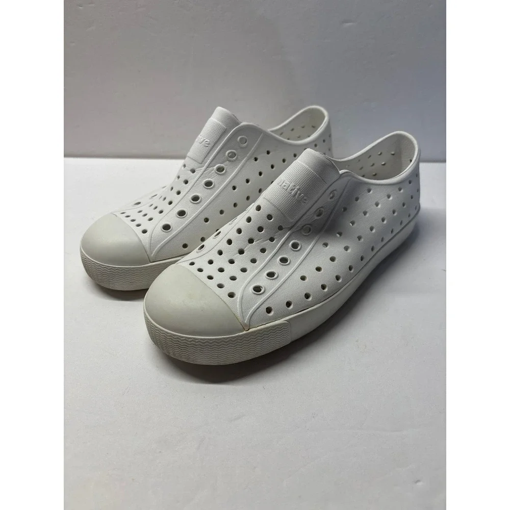 Native White Shoes (Sz. J2)
